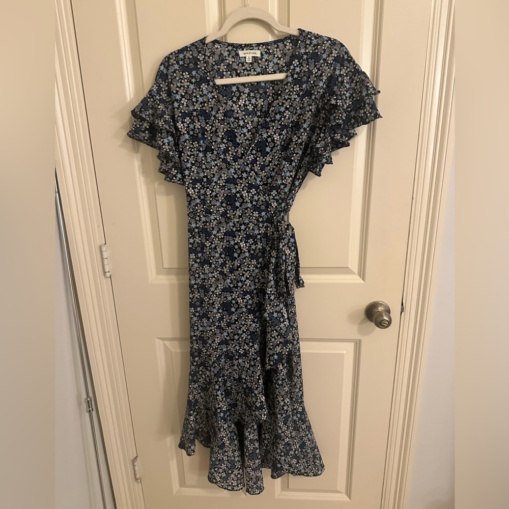 Super cute flower print high low dress size small